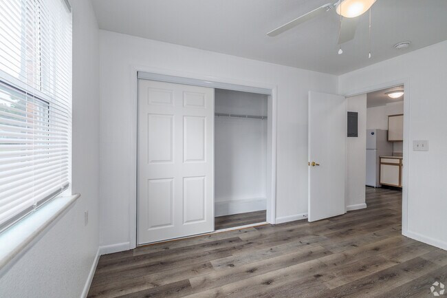 Monett Meadows (Sunset Villa Apartments)
