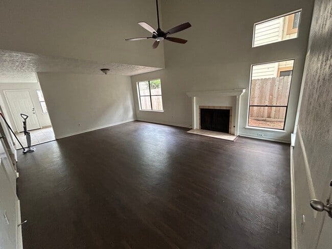 Photo - 194 Timber Mill St