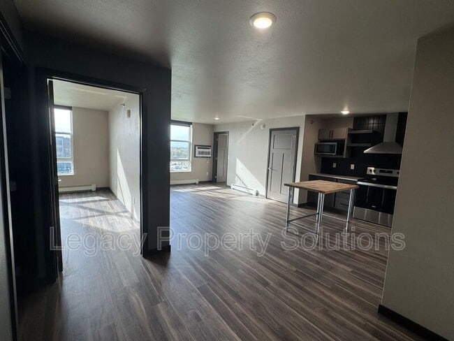 Photo - 226 E Greenfield Ln