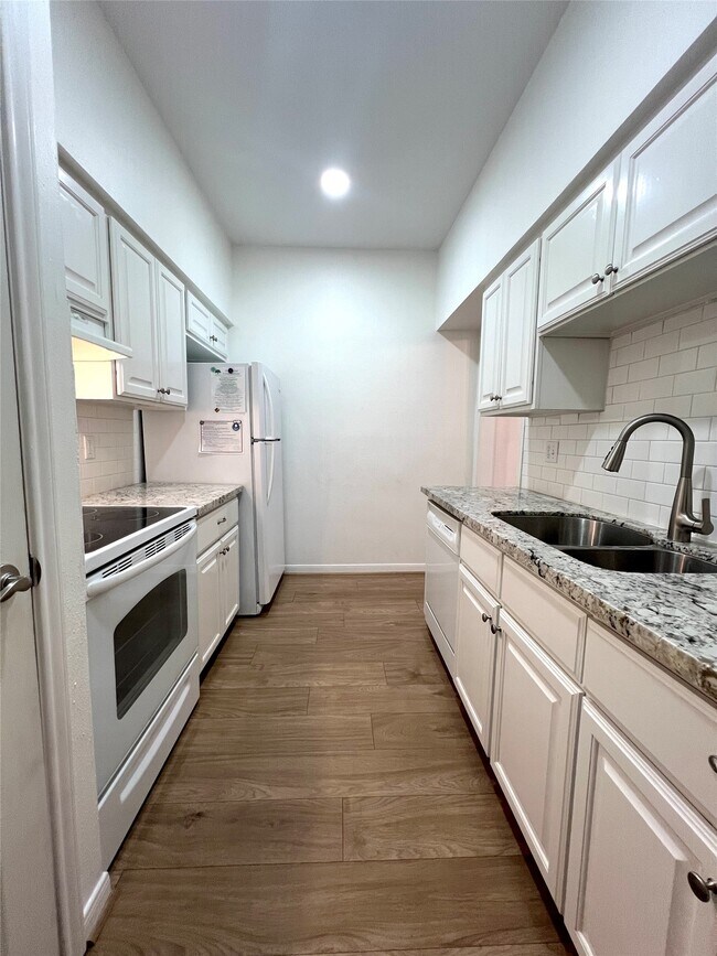 Photo - 2425 Underwood St Unidad 154