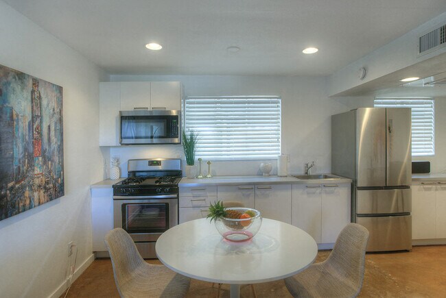 Photo - Melrose Flats