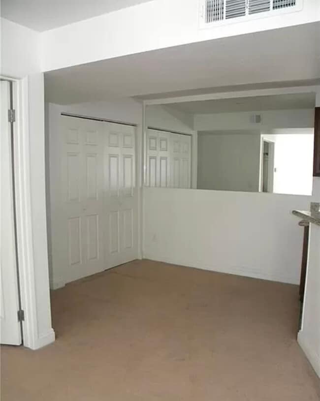 Photo - 5166 S Jones Blvd Unit 205