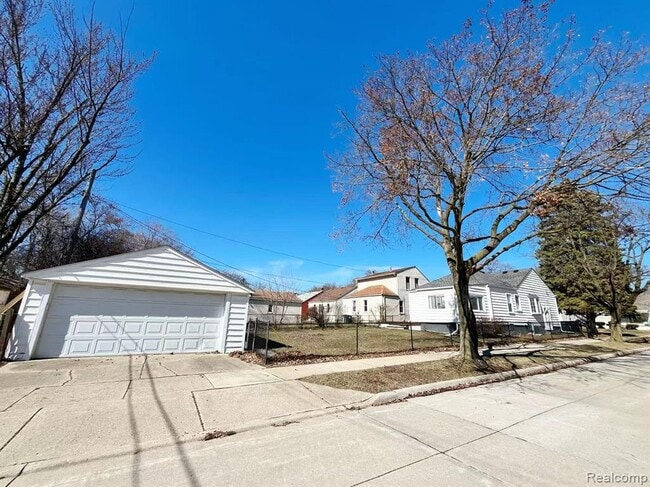 Photo - 3303 Chester Rd