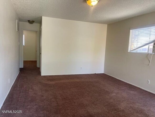 Photo - Clean 2 bedroom Duplex Near UNR
