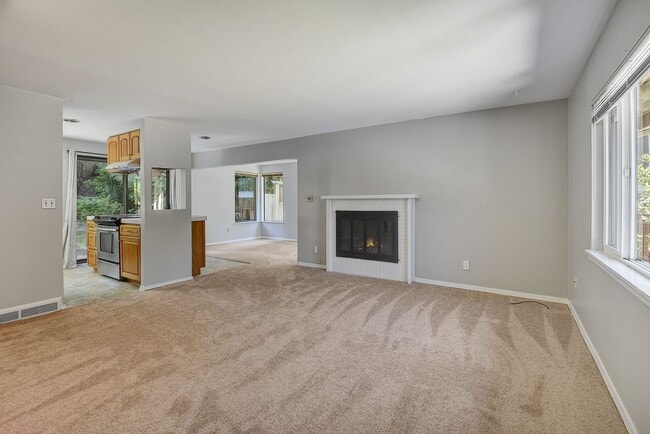 Photo - 3bd/2.5ba Bellevue Home