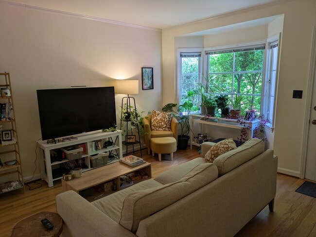 Photo - 636 NE 30th Ave Unit Apt B