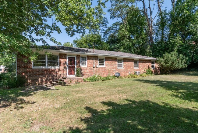 Photo - 2003 Lakeshore Dr