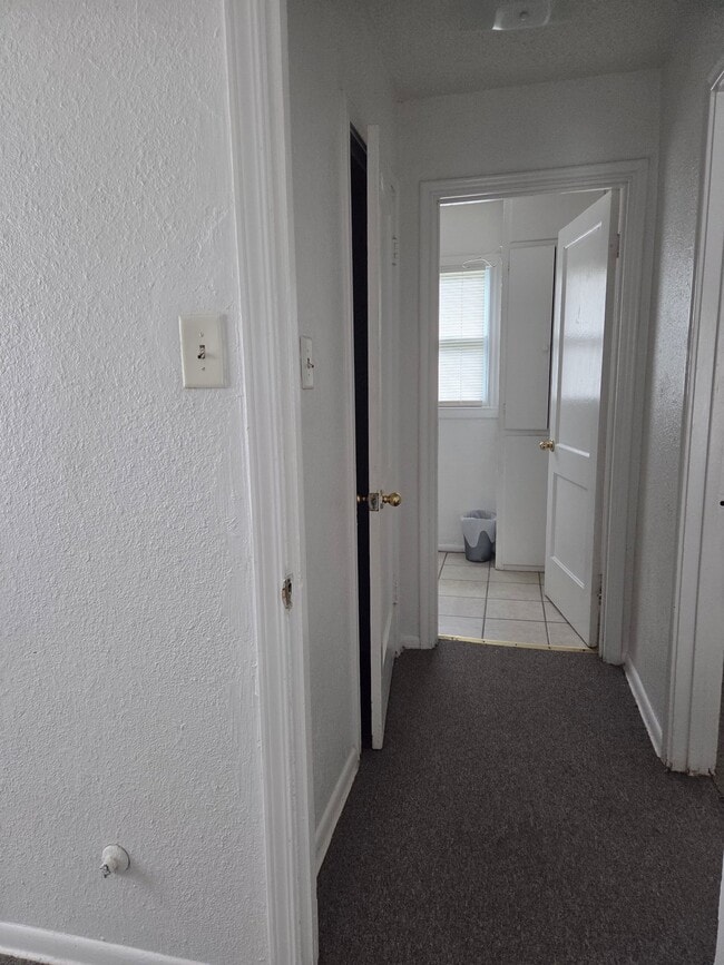 Photo - 641 Robinson St Unidad 4