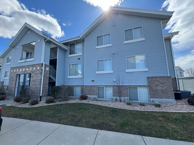 Building Photo - 1559 N 550 W Rental
