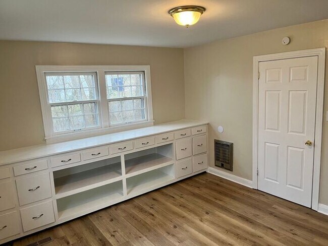 Photo - Beautiful 3 Bedroom Home w/yard!