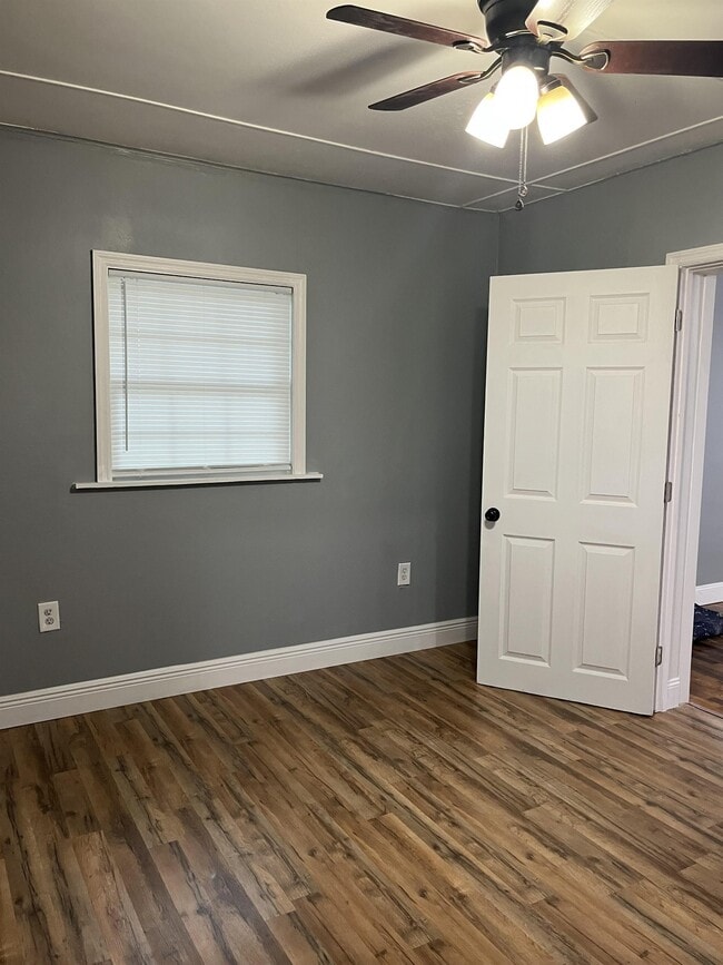 Photo - 1412 E Voorhis Ave