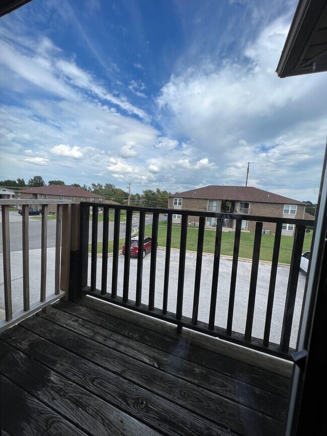 Photo - 732 Brett Circle Unidad Nixa Apartments