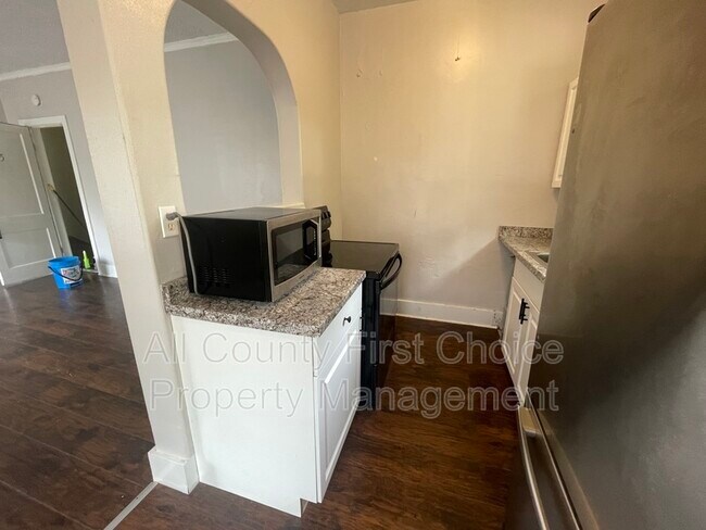 Photo - 909 Pine St Unit 5