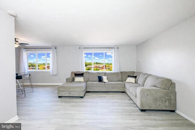 Photo - 614 Sligo Ave Unit 405