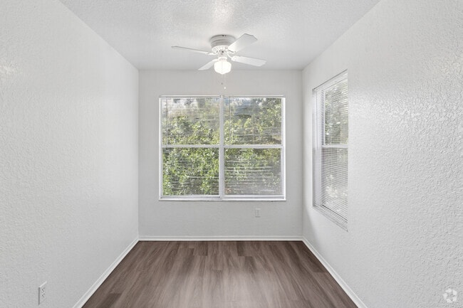 2BR, 2BA - 962SF - Dining Room