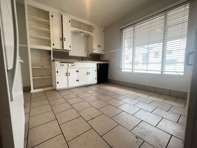Building Photo - 2583-2585 S 700 E Unit 2585 S 700 E #2 Rental