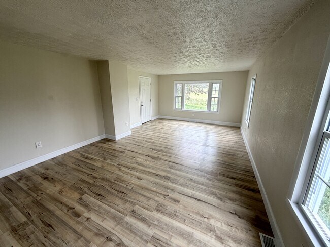 Photo - 191 Old Hwy 70