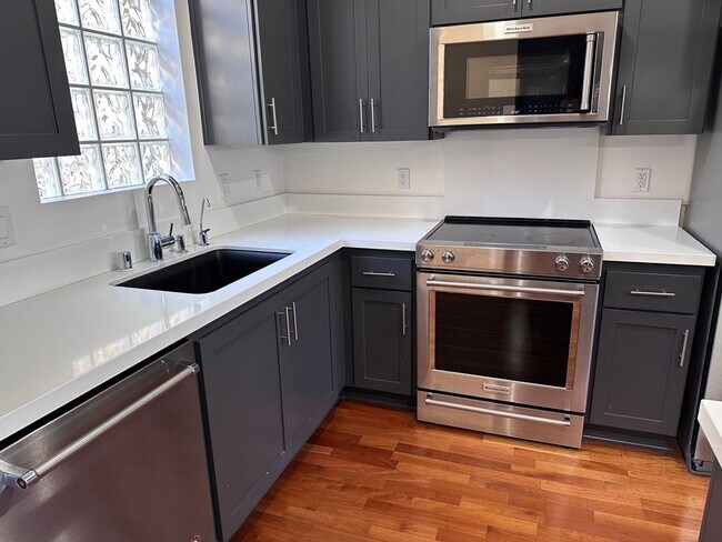 Photo - Gorgeous Modern 2 Bedroom 2 Bath Condo in San Jose's Japantown! Unidad 303