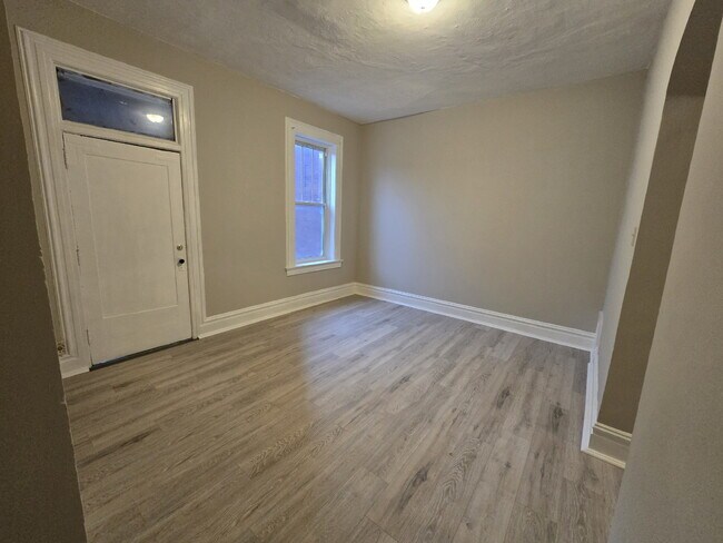 Photo - Newly Available 1BR Apartment in South City! Unit 1F