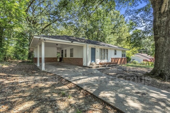 Photo - 800 Lydgate Rd