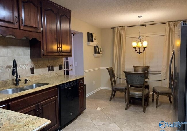 Photo - 101 Hickory Trail Dr