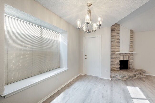 Building Photo - Charming 3-Bedroom Near Randolph AFB