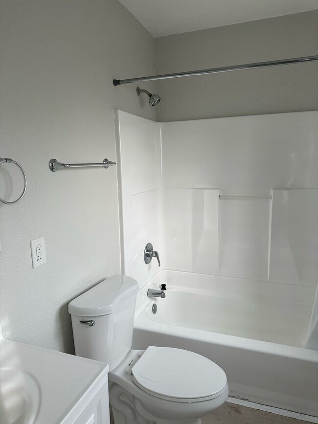 714-716.5-7165 E 81st St Unit 716
