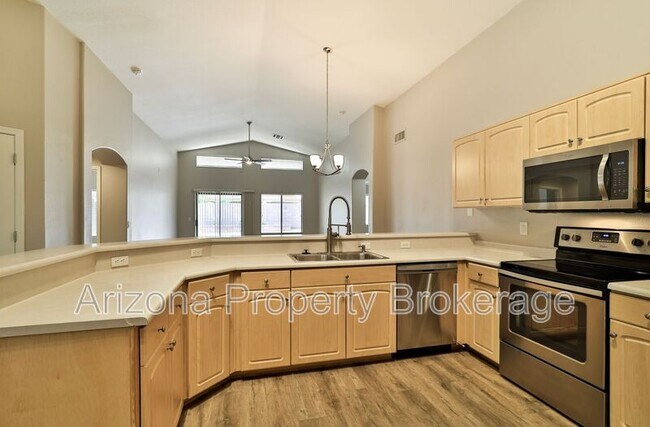 Photo - 451 E Appaloosa Rd