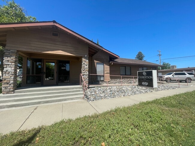 Photo - 590 McBean Park Dr