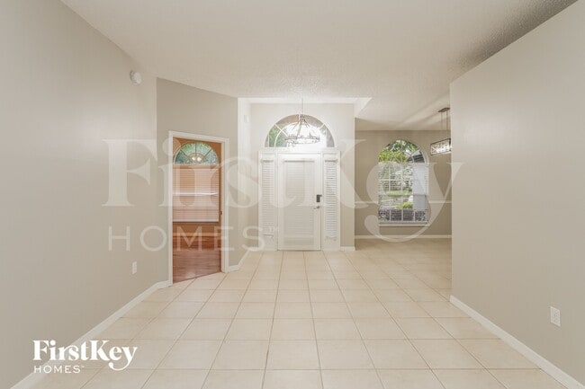 Photo - 825 High Pointe Cir