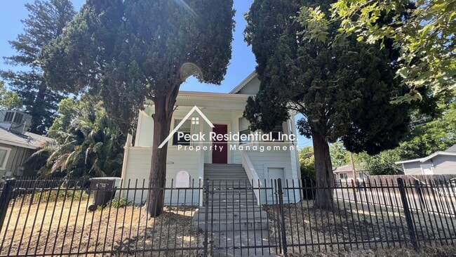 Building Photo - Charming 2bd/1ba House near UCD Med Center