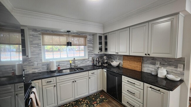 Photo - 5145 Greer Rd