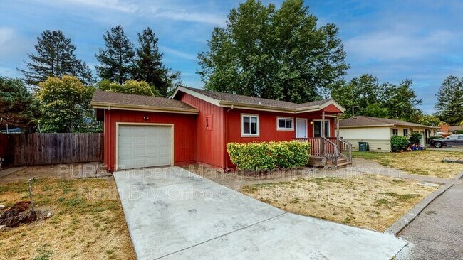 Photo - 781 Dutton Ave