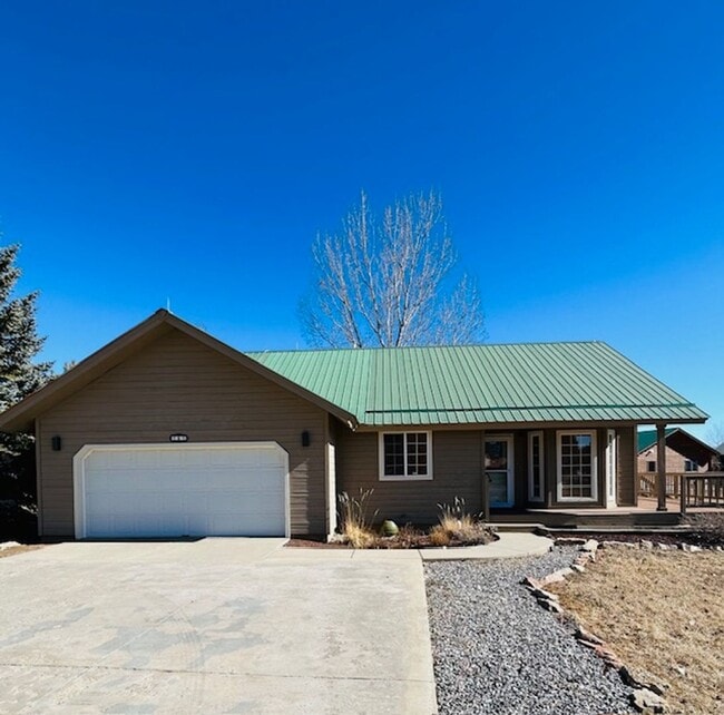 Photo - Stunning 3-Bedroom, 2-Bath Home with Lake Views!