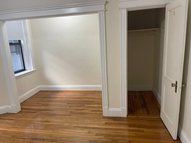 Photo - PACKARDS CORNER STUDIO WITH ALCOVE, Great ...