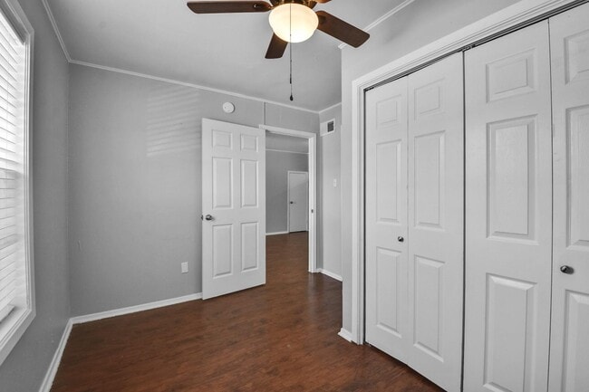 Photo - 1511 Broadmoor Dr