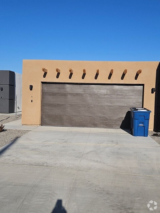Building Photo - 195 Hacienda Loop Unit 195 Hacienda Lp #1 Rental