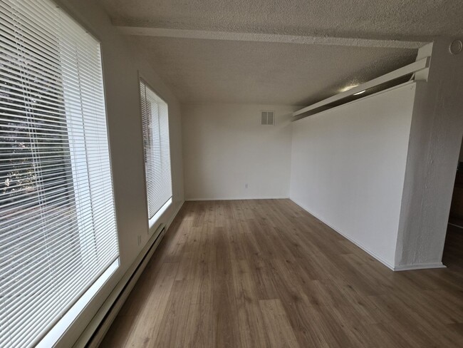 130 Rose Ave