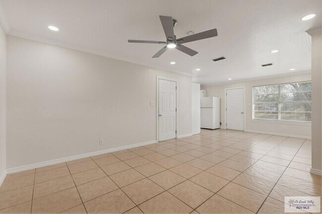 Photo - 711 Cisneros St