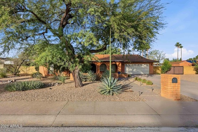 Building Photo - 11236 North 42nd Pl