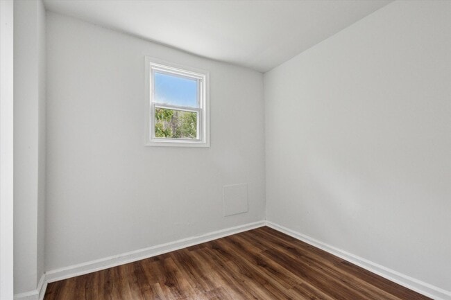 Photo - 3 Bedroom House Germantown- Rent Ready!