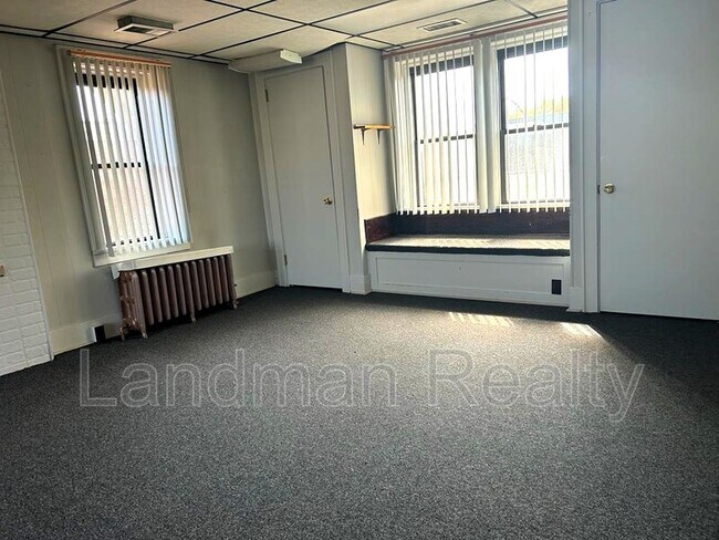 Photo - 304 Hickman St