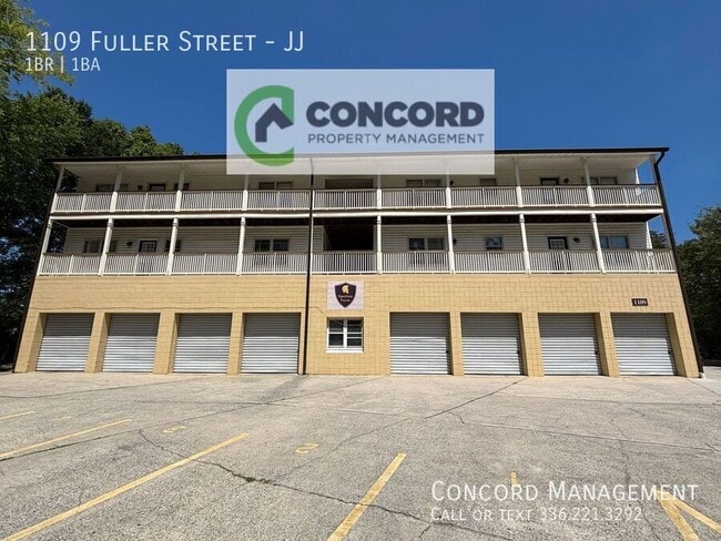 Building Photo - 1109 Fuller St Unit JJ