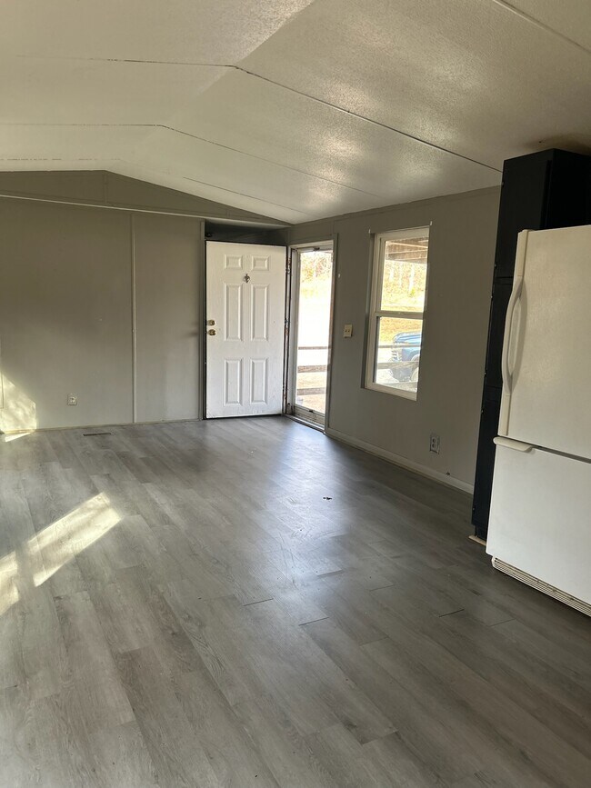 Photo - 719 Barren Hollow Rd