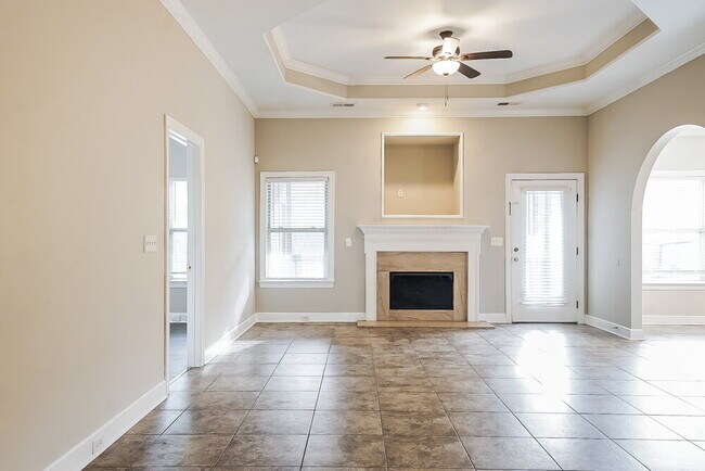Photo - 626 Waterford Ln