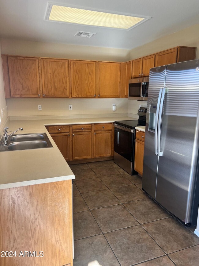 Photo - 1006 S Slater Cir