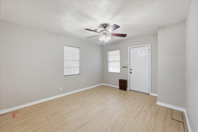 Photo - 1611 Ave C