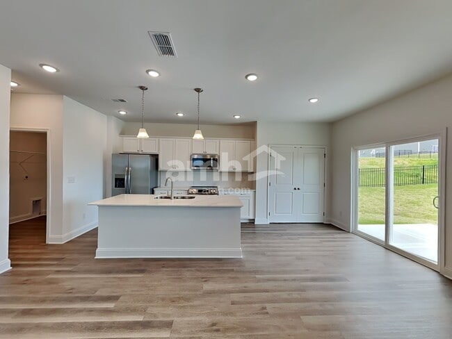 Photo - 205 Gershon Wy