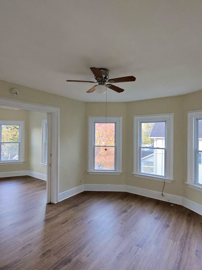 Building Photo - 142 Hillside Ave Unit #2