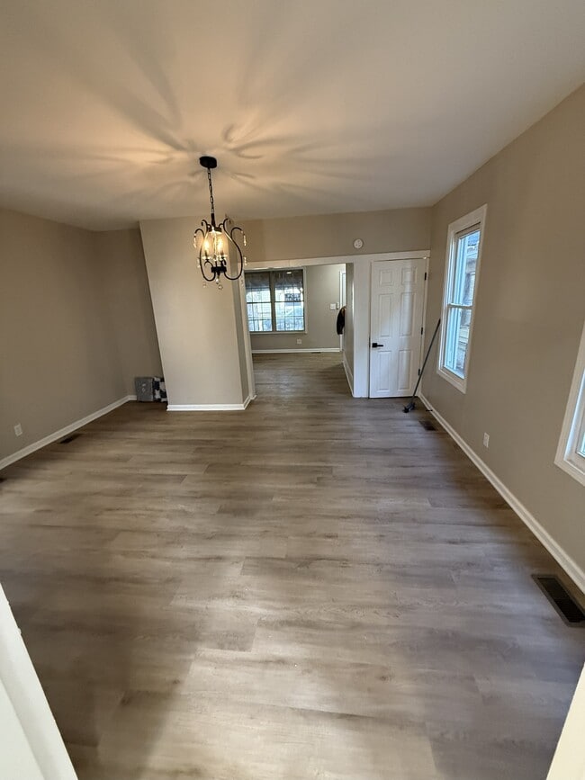 Photo - 4509 Fenwick Ave
